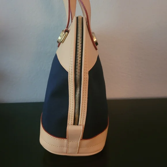 Dooney and Bourke Small  zip zip  Satchel  made  in  USA 🇺🇸 - Picture 10 of 16